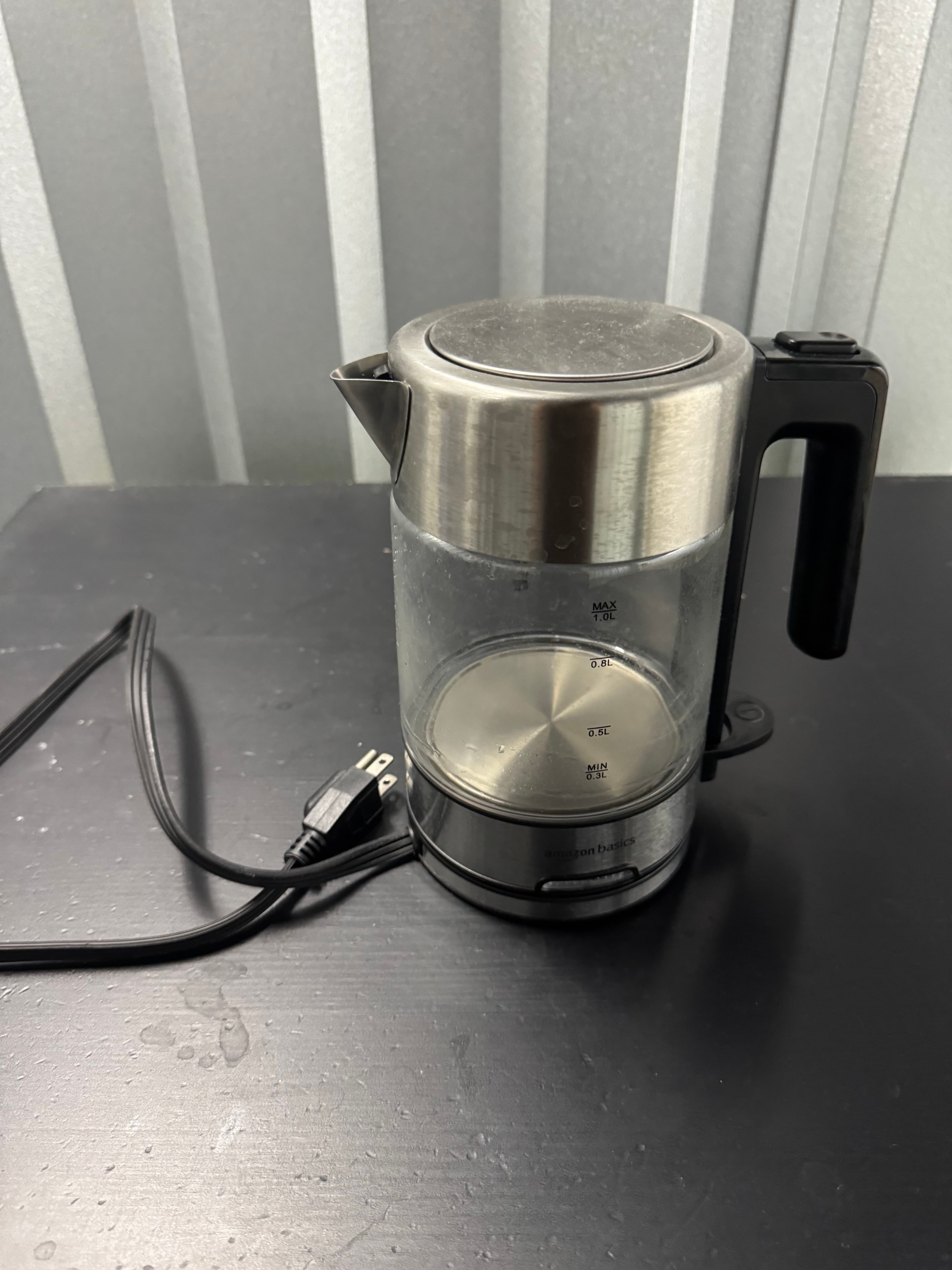 AmazonBasics Glass Electric Kettle