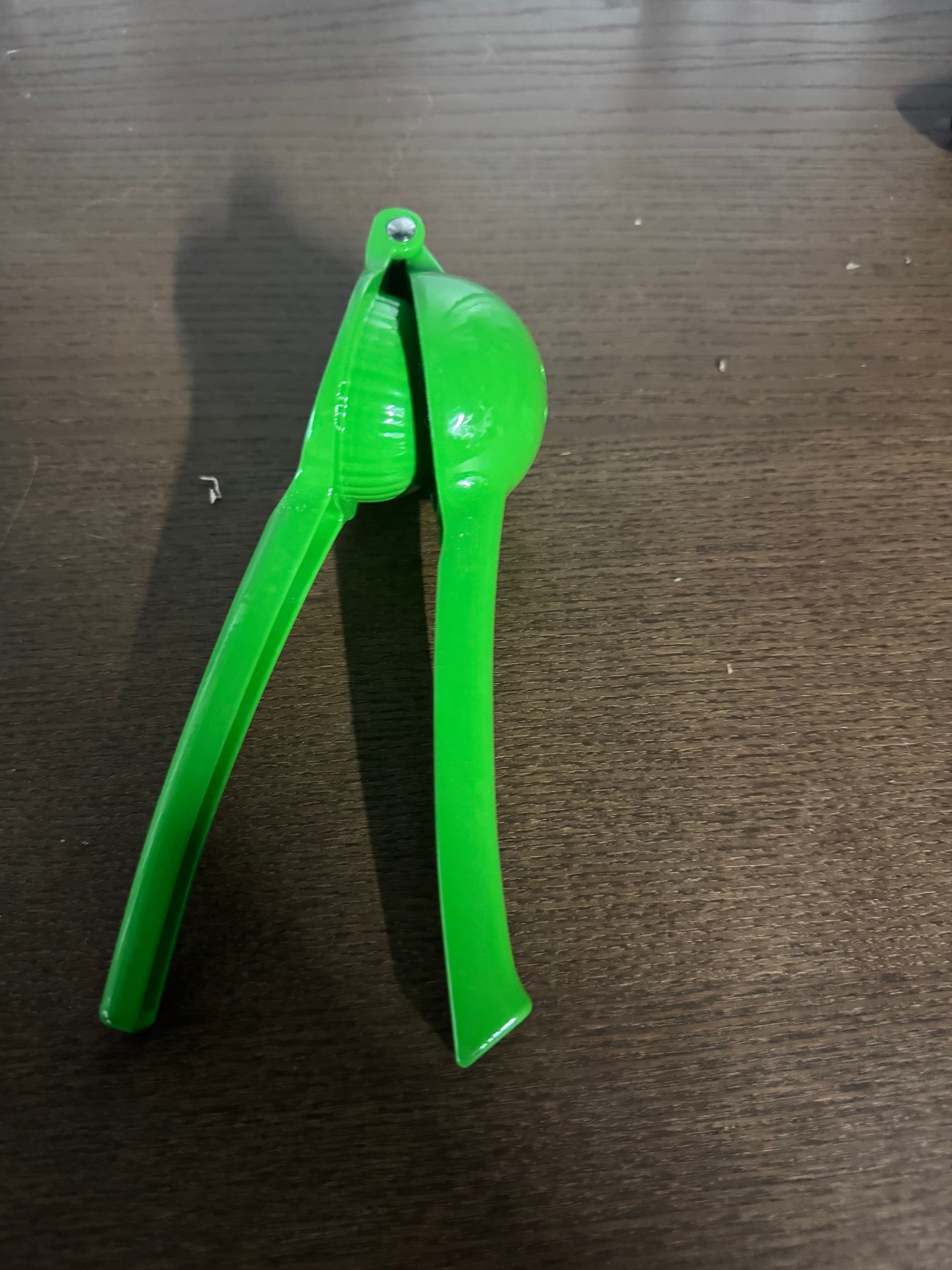 Green Handheld Citrus Juicer